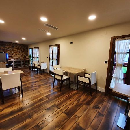 Albergue Casa Cuartel A Fonsagrada ภายนอก รูปภาพ
