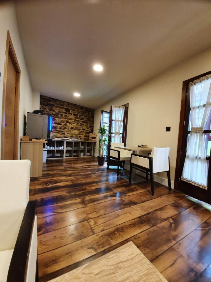 Albergue Casa Cuartel A Fonsagrada ภายนอก รูปภาพ