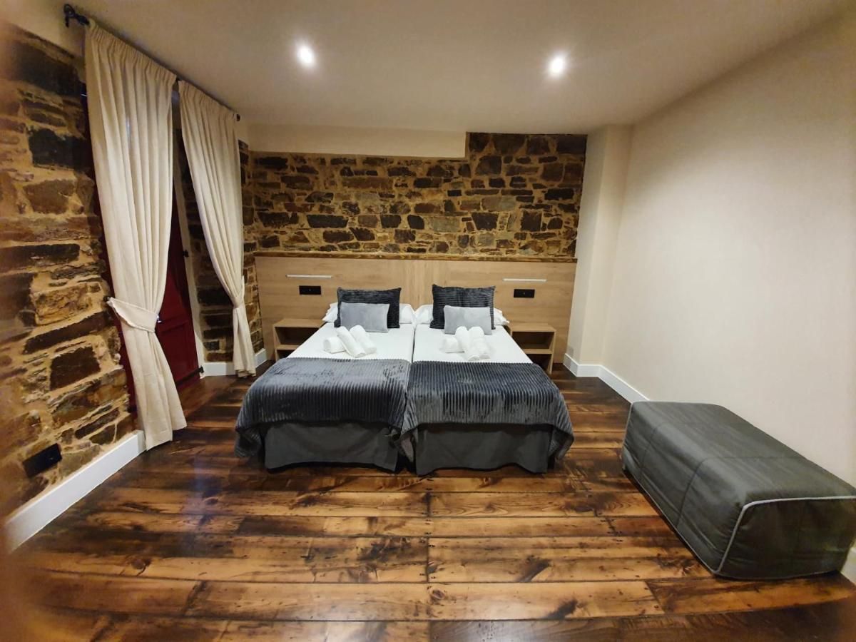 Albergue Casa Cuartel A Fonsagrada ภายนอก รูปภาพ
