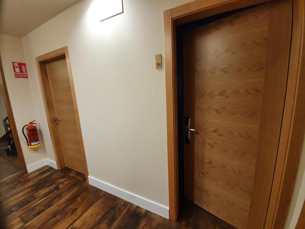 Albergue Casa Cuartel A Fonsagrada ภายนอก รูปภาพ