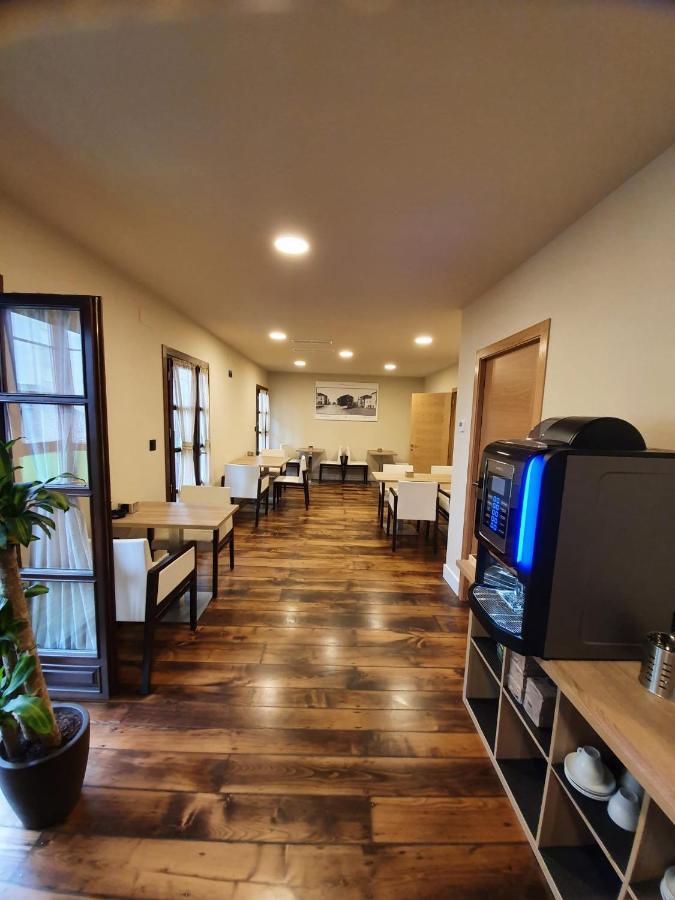 Albergue Casa Cuartel A Fonsagrada ภายนอก รูปภาพ
