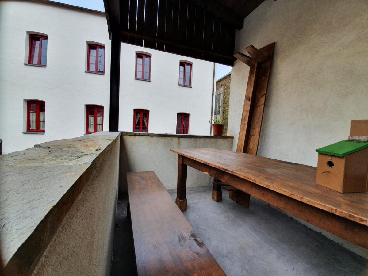 Albergue Casa Cuartel A Fonsagrada ภายนอก รูปภาพ
