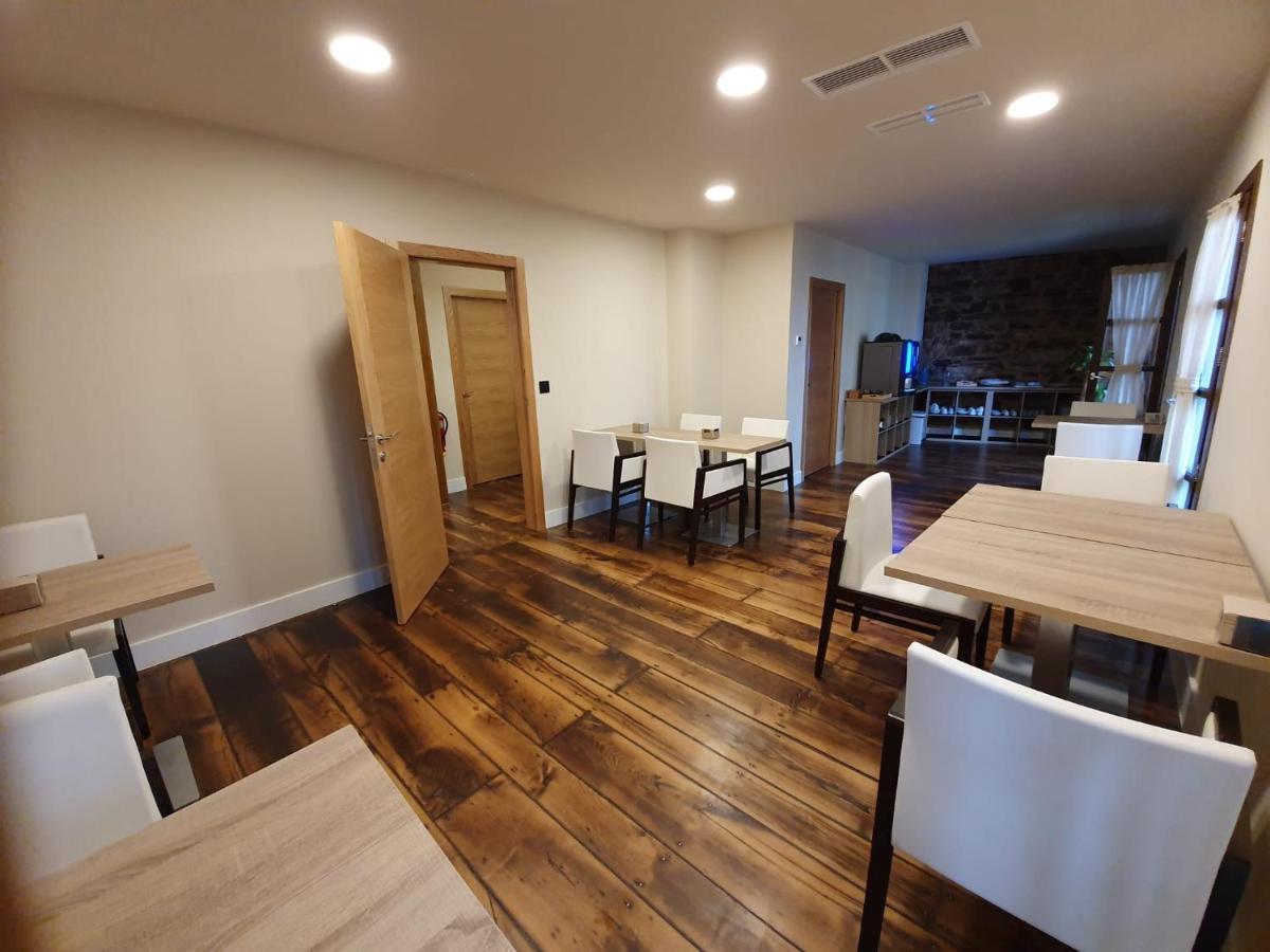 Albergue Casa Cuartel A Fonsagrada ภายนอก รูปภาพ